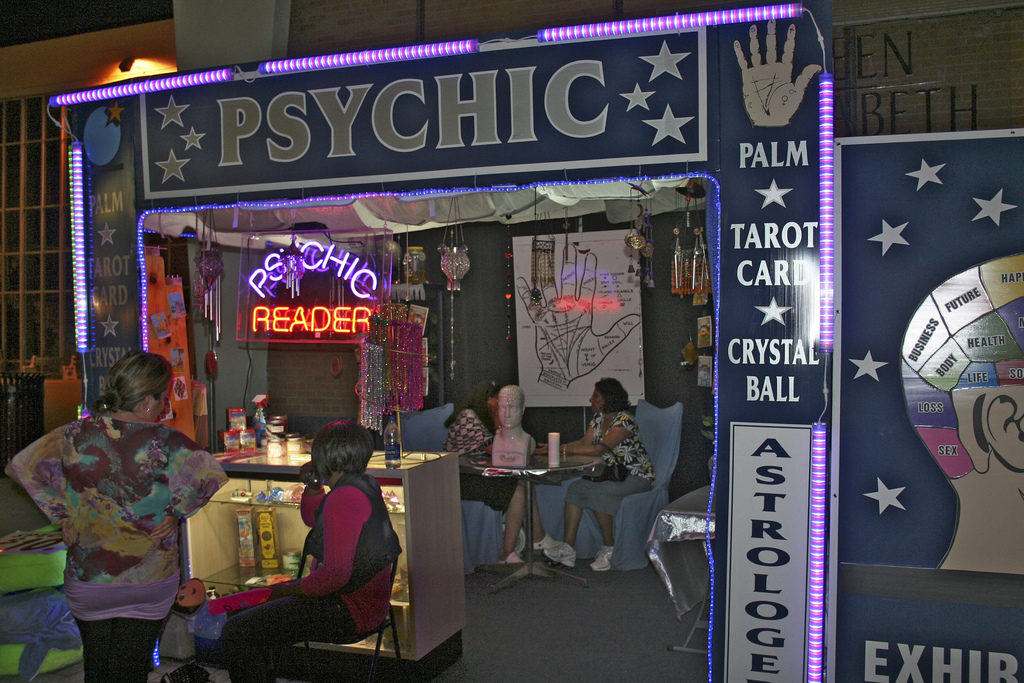 How to choose the best psychic reader?